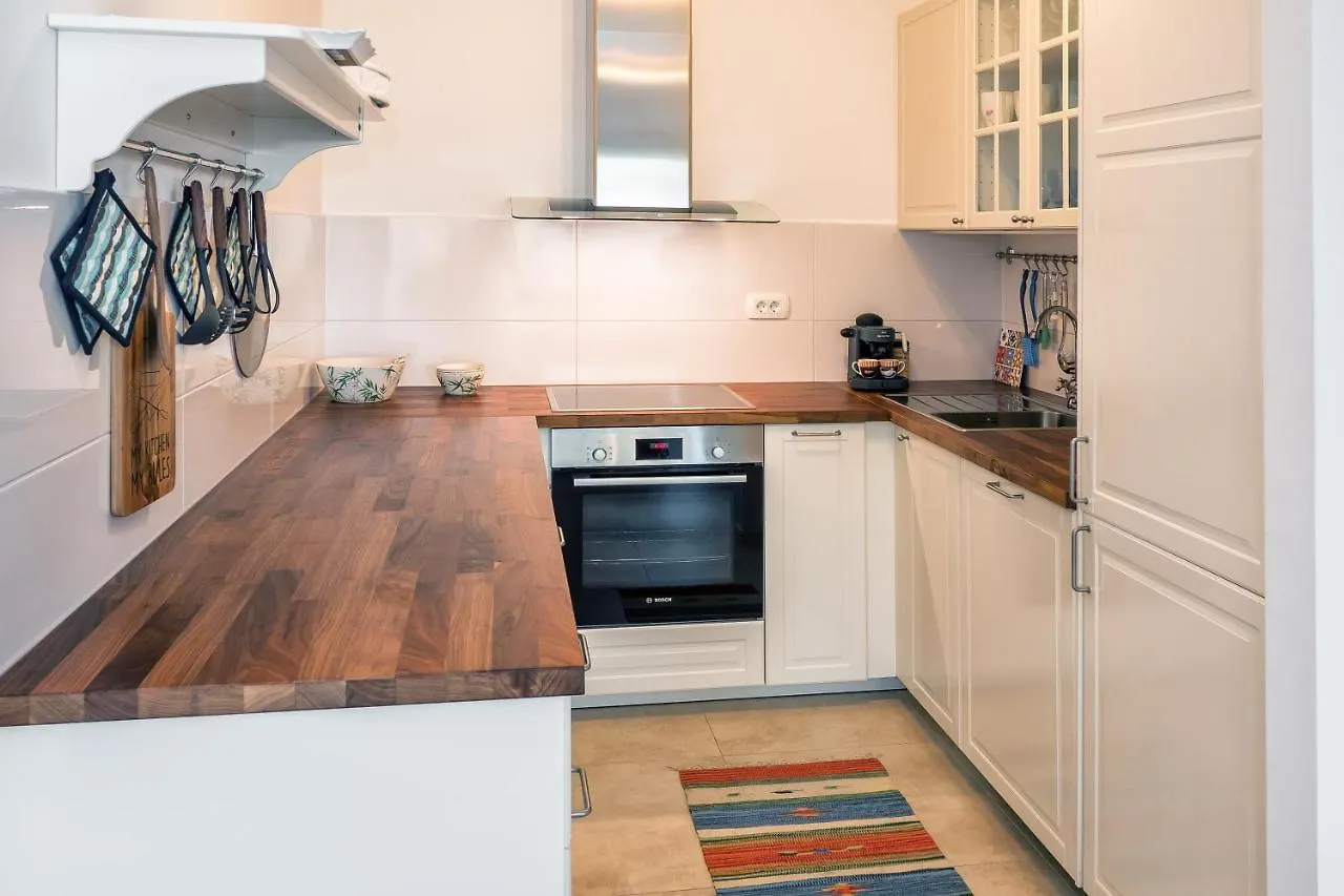 Sea View With Garden Apartment Joshua 스플리트