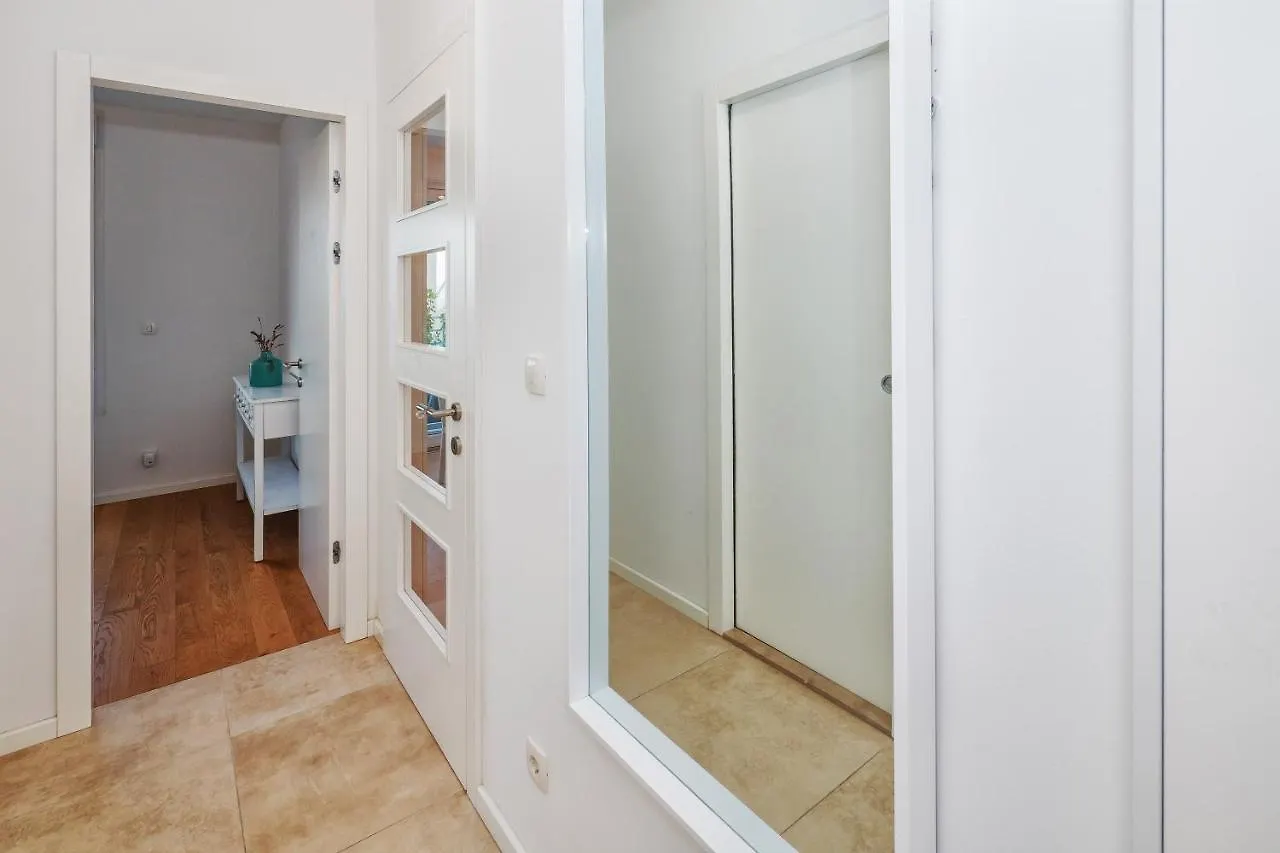 Sea View With Garden Apartment Joshua Split