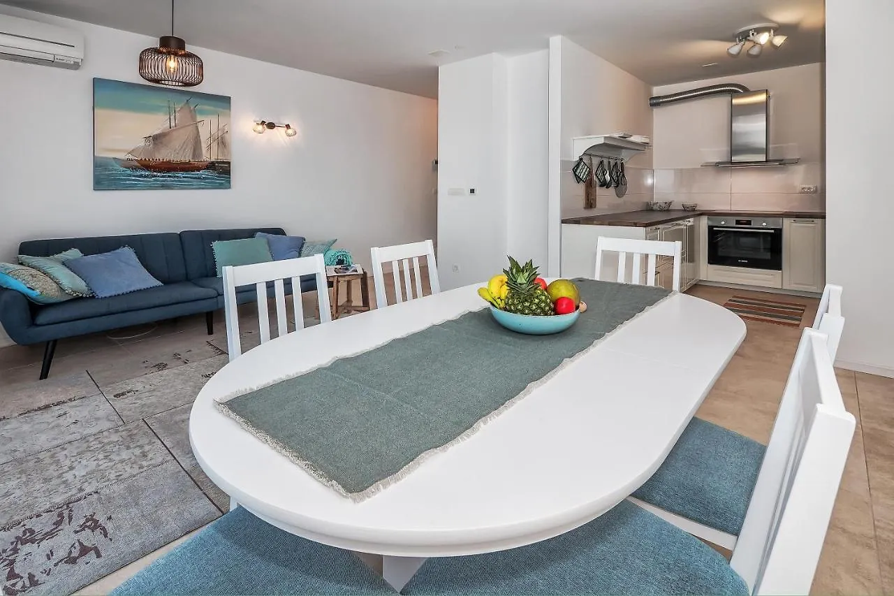 Sea View With Garden Apartment Joshua Split Croatia