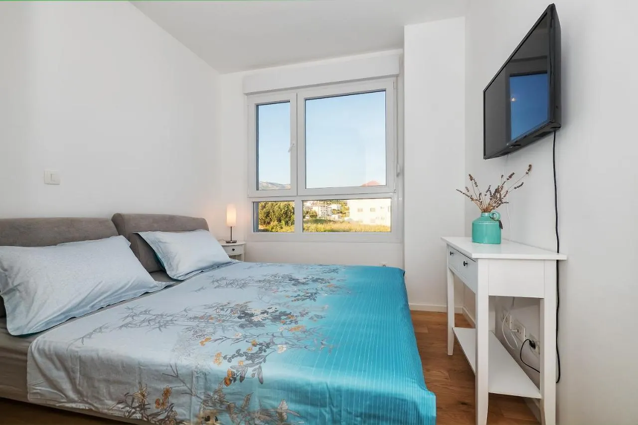 Sea View With Garden Apartment Joshua Split