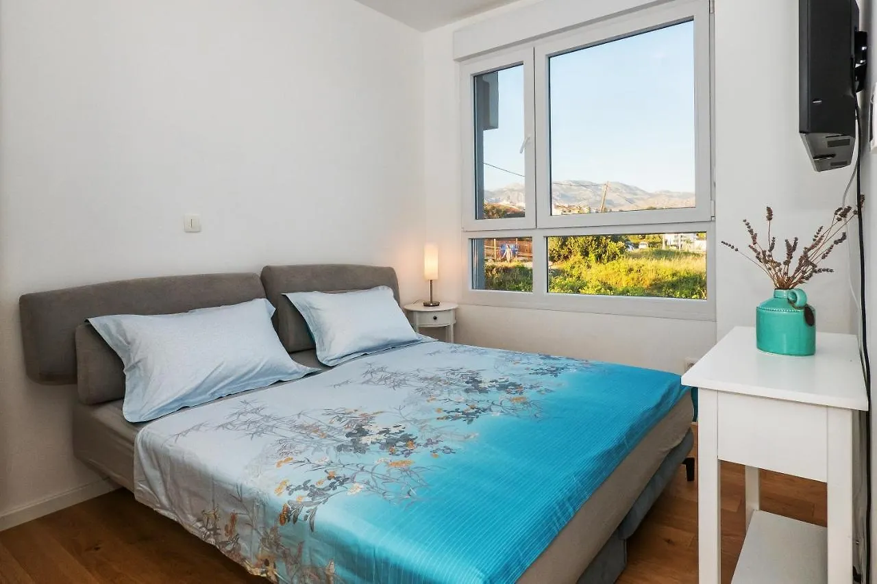 Sea View With Garden Apartment Joshua Split