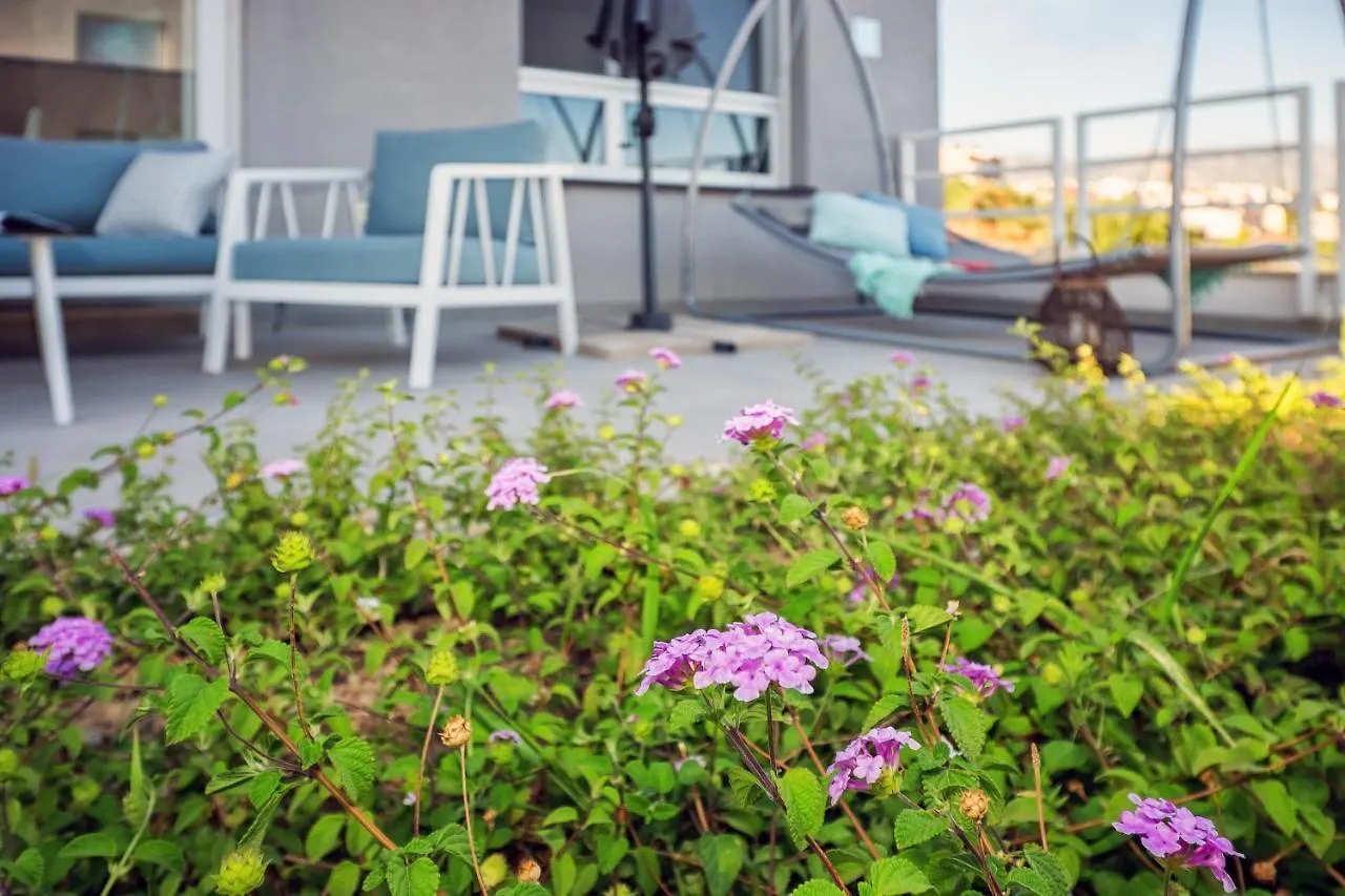 Sea View With Garden Apartment Joshua Split