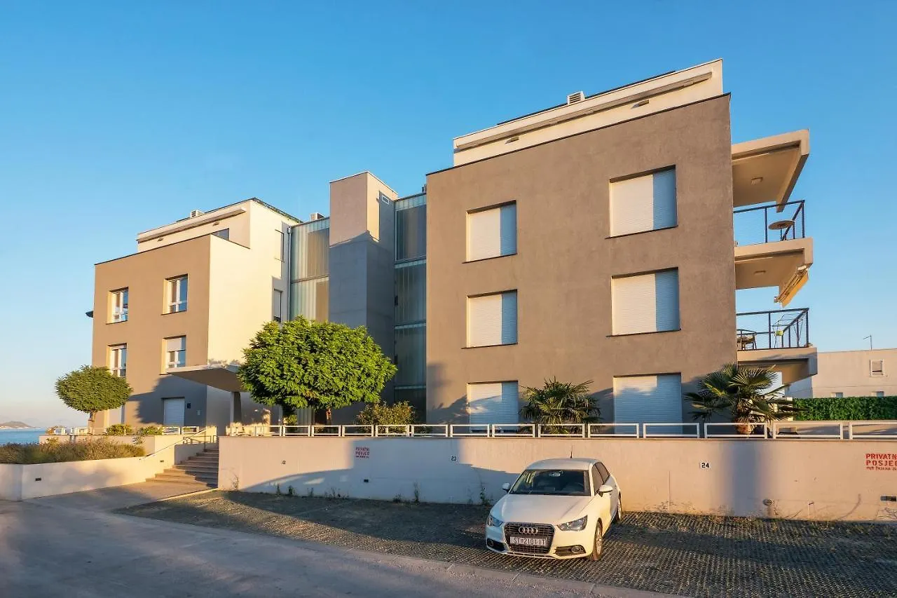 Sea View With Garden Apartment Joshua Split